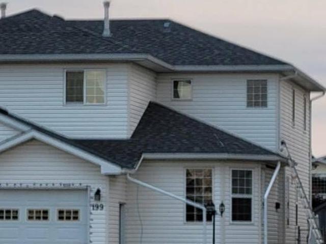 3 Bedroom Main Floor Southridge May 1st