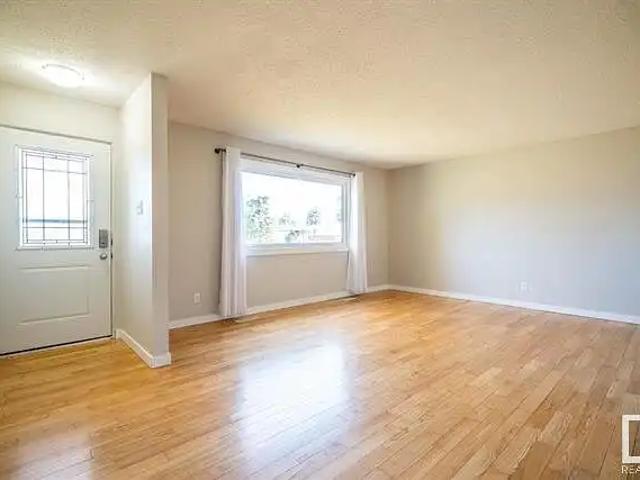 3 Bed Main Floor Suite, Fulton Place, Pet Friendly, $2145/month incl. utilities