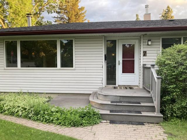 3 Bedroom Main Level Utilities @ Fixed Rate $250! Cambrian Heights NW