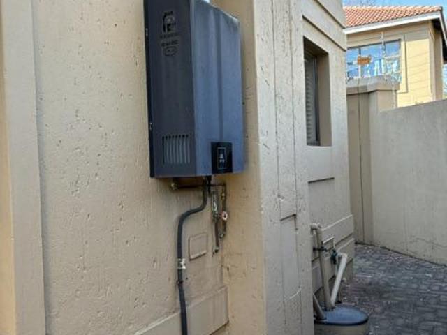 3 Bedroom Sectional Title For Sale in Edenvale Central