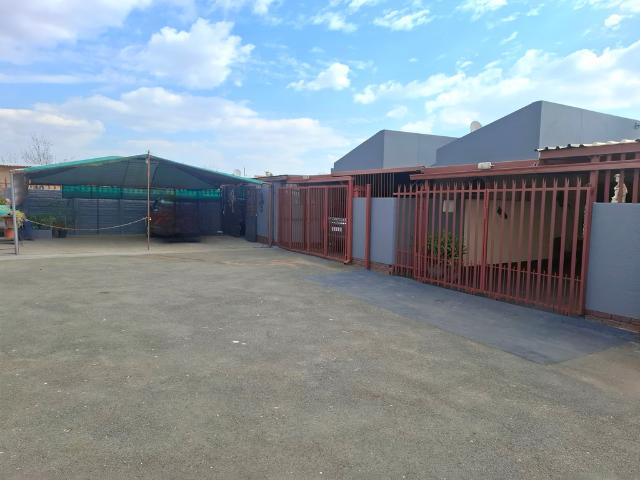 3 Bedroom Sectional Title For Sale in Westonaria