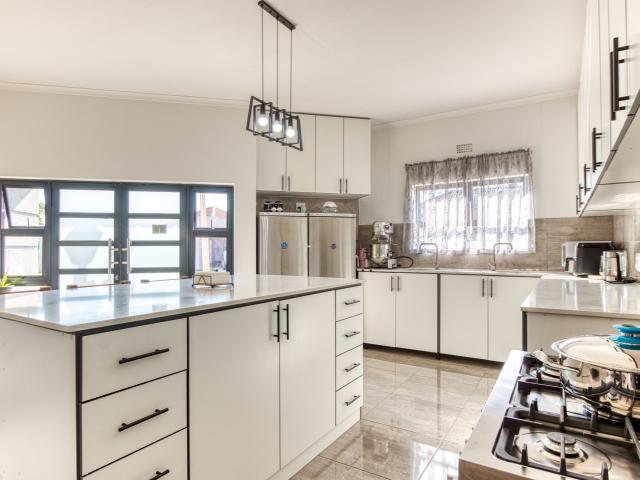 3 Bedroom Security Estate in Fairview Golf Estate