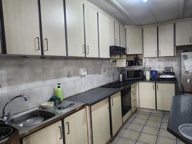 3 Bedroom semi detached for sale in Forest Haven, Phoenix