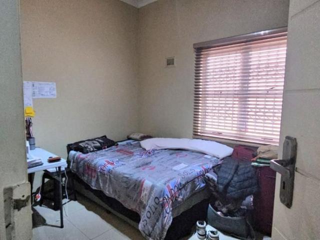 3 Bedroom semi detached for sale in Stonebridge, Phoenix