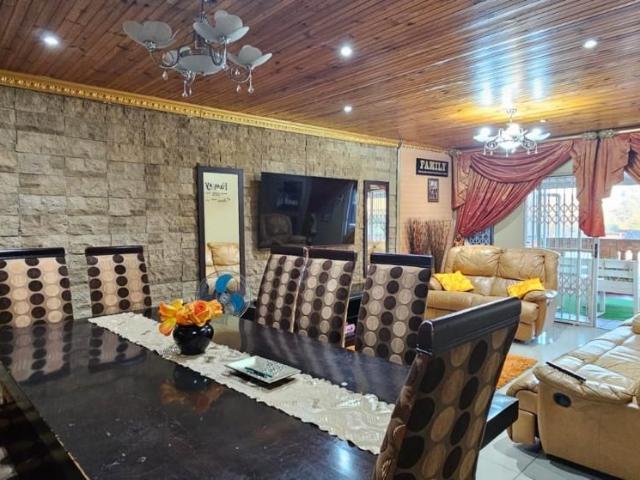 3 Bedroom semi detached for sale in Stanmore, Phoenix