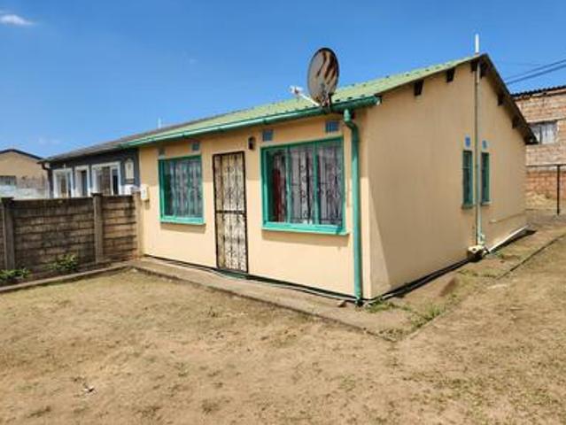 2 bedroom semi detached simplex on t.