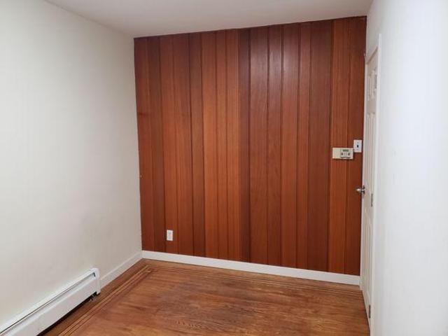 3 Bedroom Shared Living/roommate New Westminster BC LS97421220