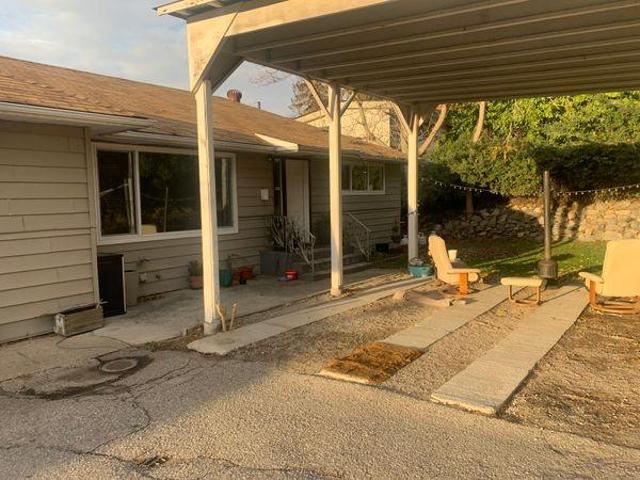 3 Bedroom Shared Living/roommate Penticton BC LS96644553