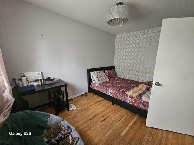 3 Bedroom Shared Living/roommate Peterborough ON LS97415548