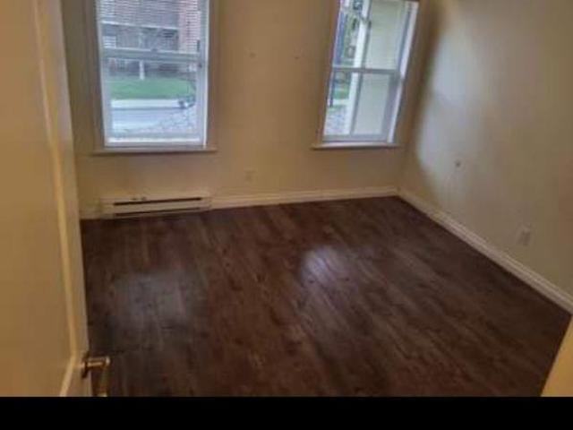 3 Bedroom Shared Living/roommate Victoria BC LS97415551
