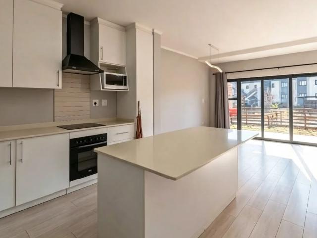 3 Bedroom Simplex To Let in Cotswold Fenns