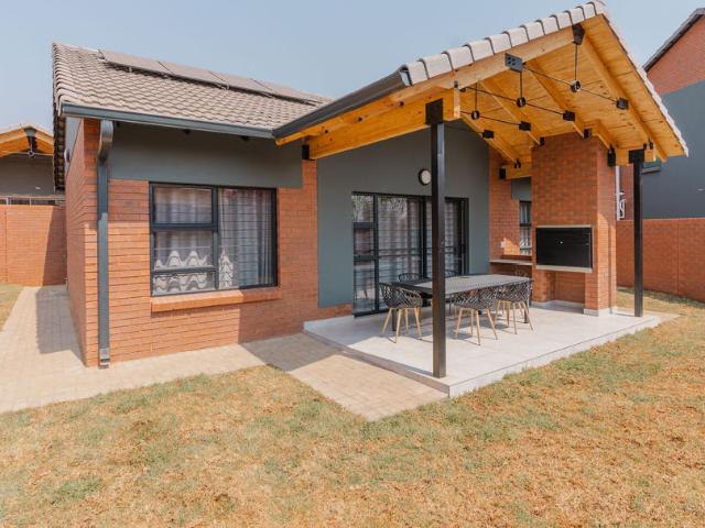 3 Bedroom Simplex To Let in Olympus AH