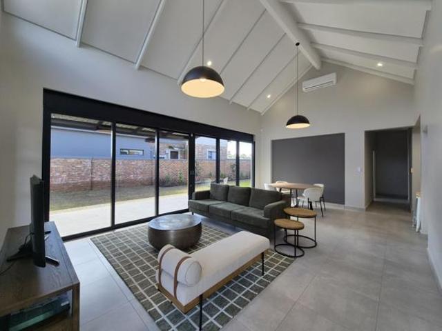 3 Bedroom Simplex in Van Der Hoff Park