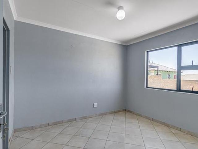 3 Bedroom Simplex in Vanderbijlpark Central