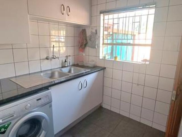 3 Bedroom Simplex in Wingate Park