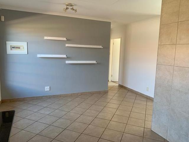 3 Bedroom Simplex in Willow Park Manor