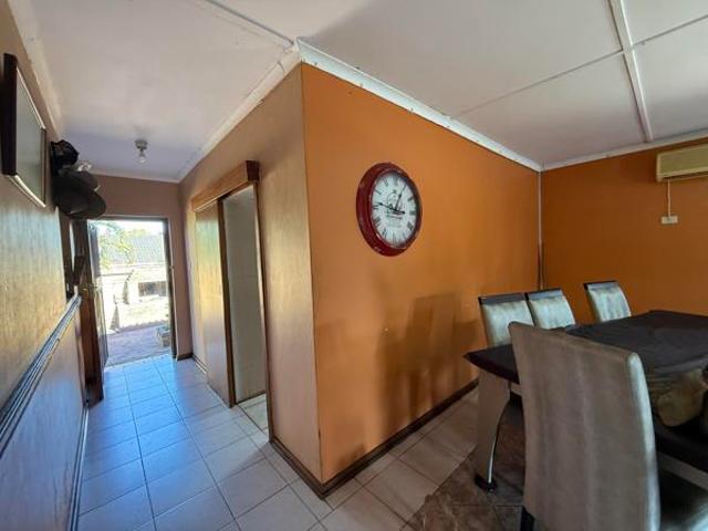 3 Bedroom Simplex in Arboretum