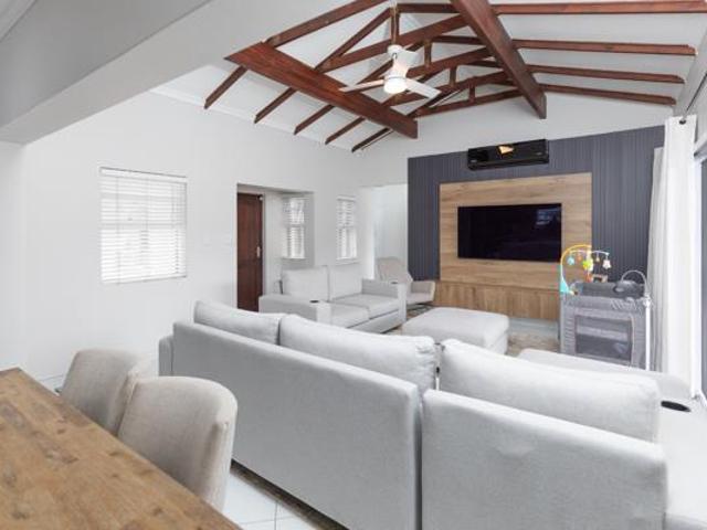 3 Bedroom Simplex in Arboretum