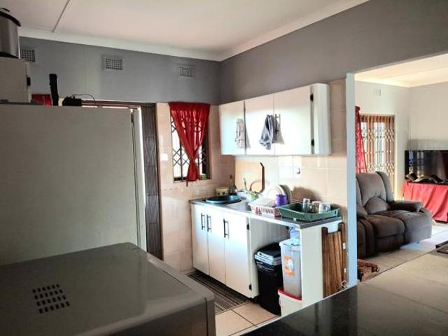 3 Bedroom Simplex in Arboretum