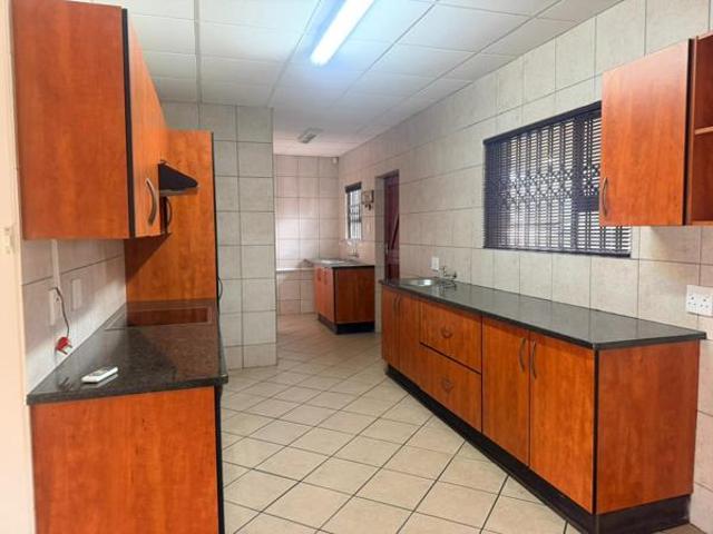3 Bedroom Simplex in Arboretum