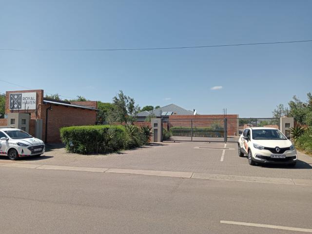 3 Bedroom Simplex in Christiaanville AH