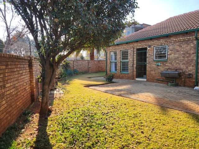 3 Bedroom Simplex in Die Hoewes