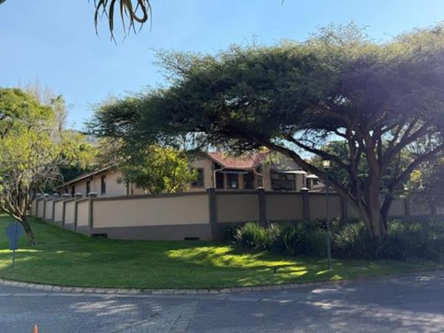 3 Bedroom Simplex in Featherbrooke Estate