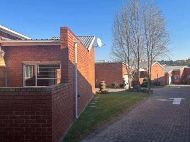 3 Bedroom Simplex in Glen Marais