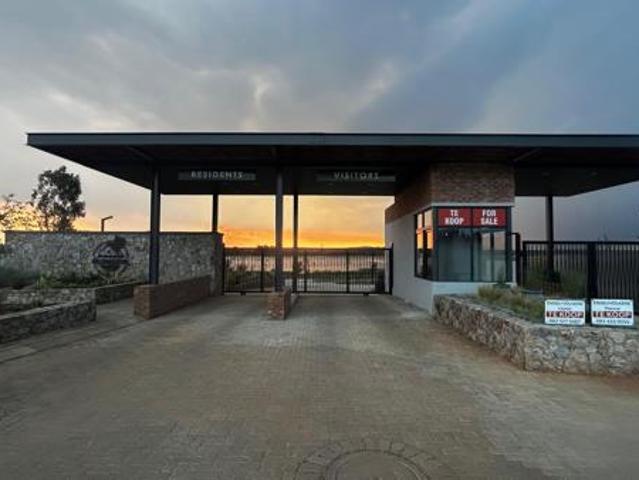 3 Bedroom Simplex in Hartbeespoort Outlying