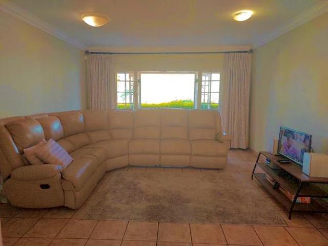 3 Bedroom Simplex in Hayfields