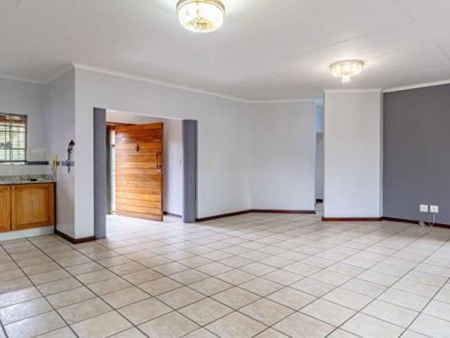 3 Bedroom Simplex in Hennopspark
