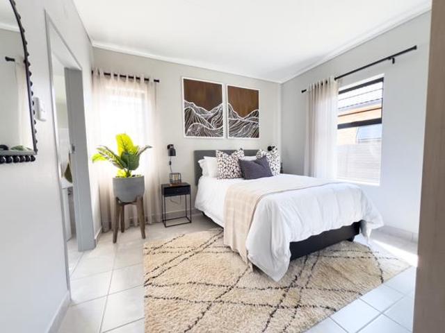 3 Bedroom Simplex in Heuweloord