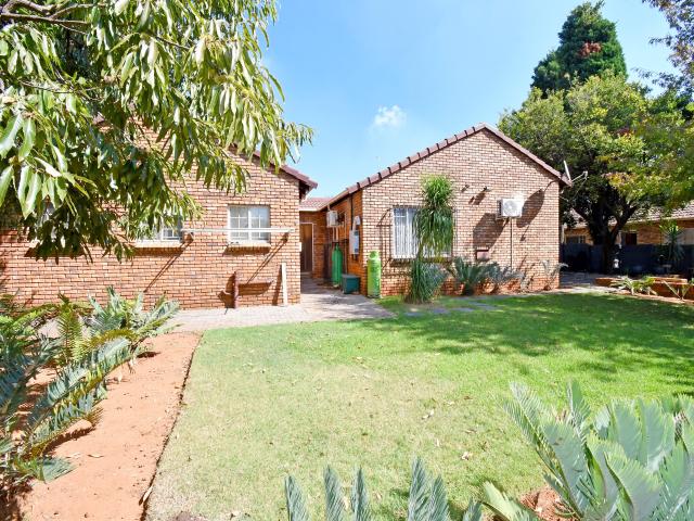 3 Bedroom Simplex in Highveld