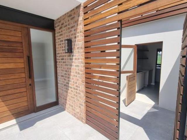 3 Bedroom Simplex in Hilton