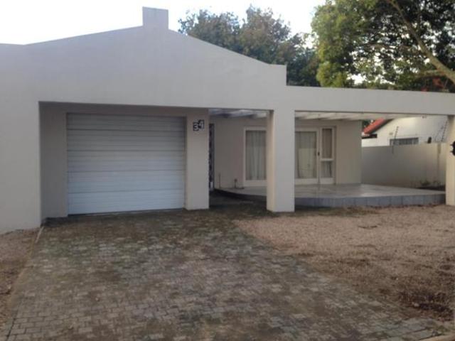 3 Bedroom Simplex in Loerie Park