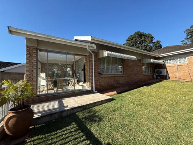 3 Bedroom Simplex in Manaba Beach