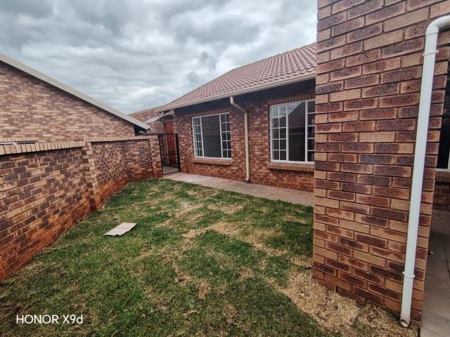 3 Bedroom Simplex in Magalieskruin