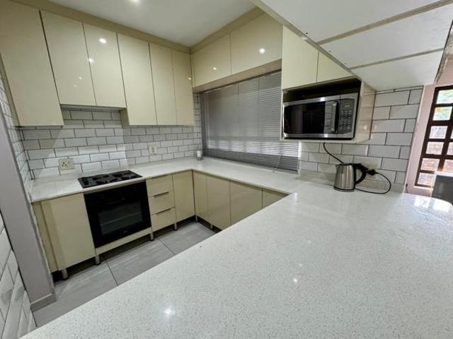 3 Bedroom Simplex in Meer En See