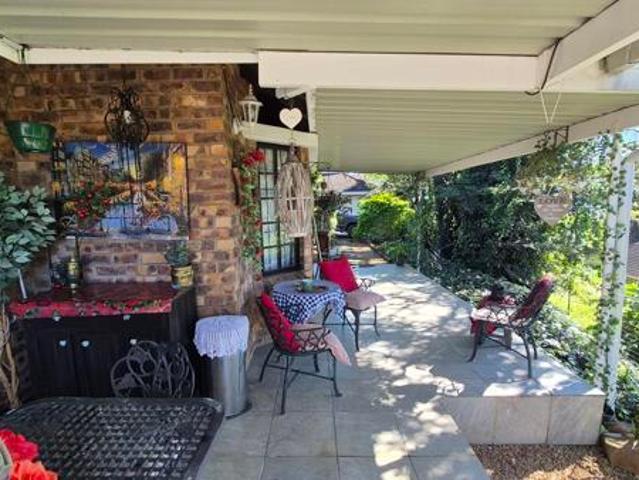 3 Bedroom Simplex in Montrose