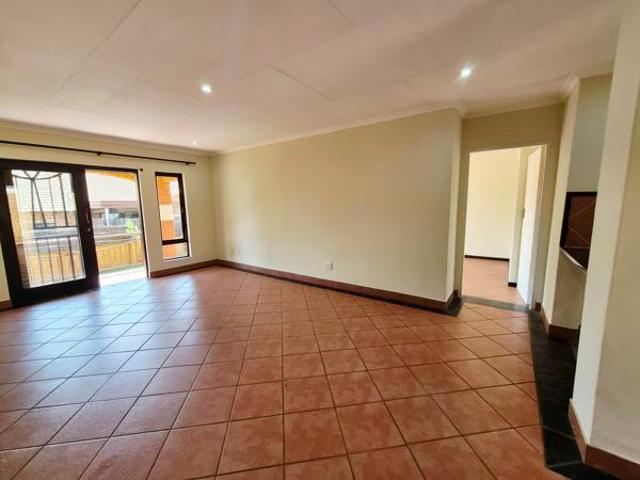 3 Bedroom Simplex in Mooikloof Ridge