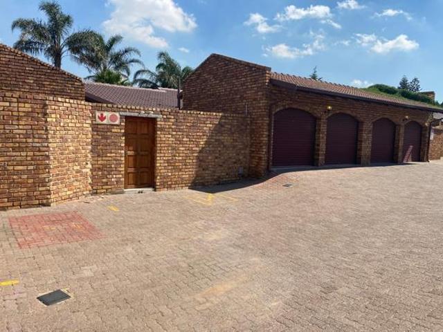 3 Bedroom Simplex in Norkem Park