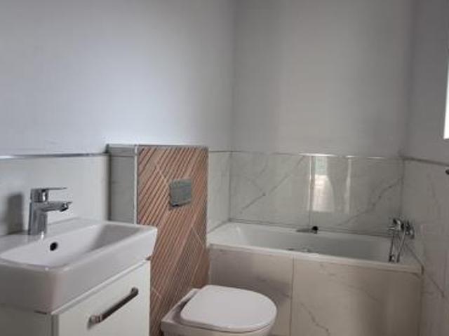 3 Bedroom Simplex in Palm Lakes Estate