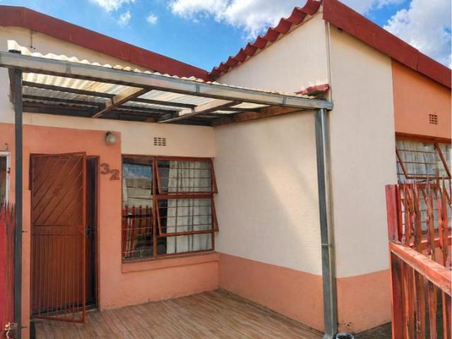 3 Bedroom Simplex in Ridgeway