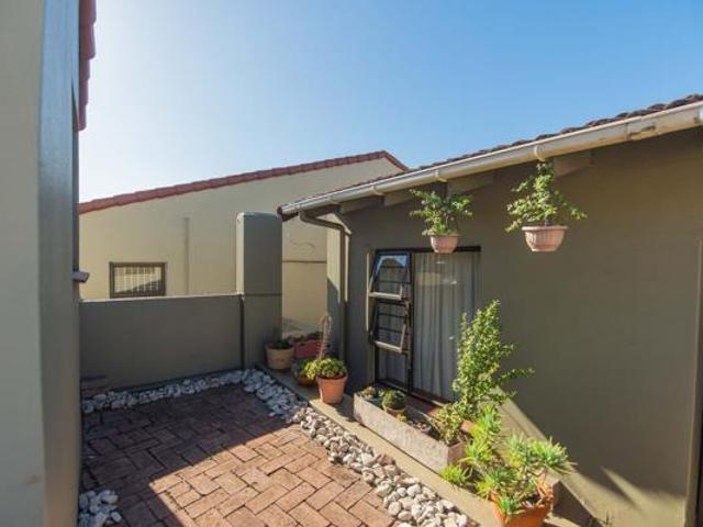 3 Bedroom Simplex in South End