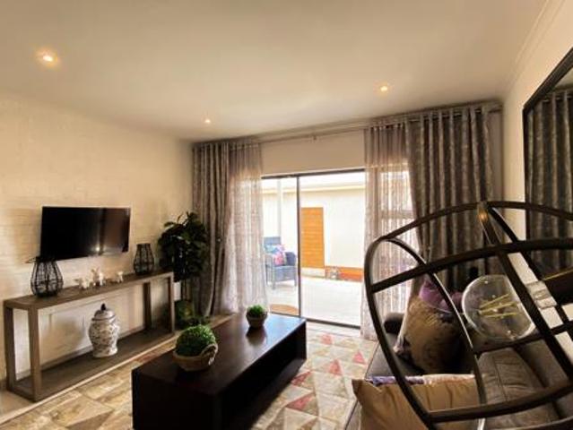 3 Bedroom Simplex in Southdowns Estate