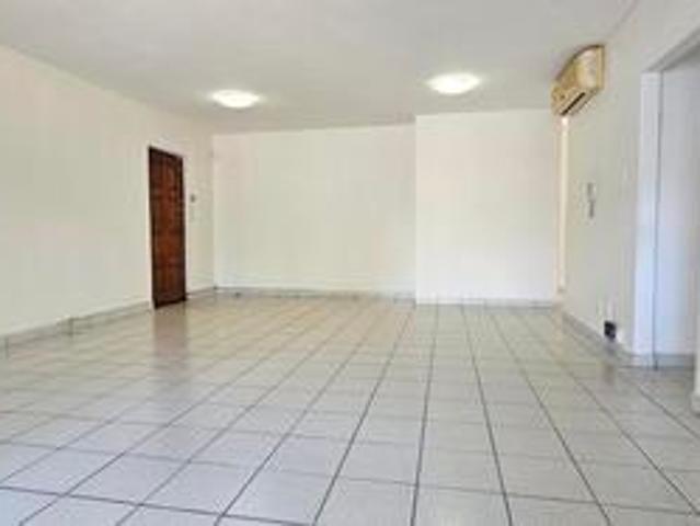 3 bedroom simplex on the market – es.
