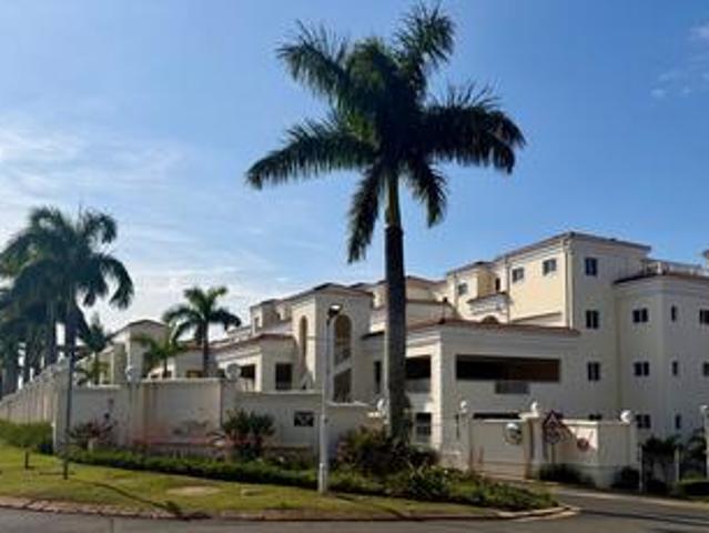 3 bedroom spacious apartment for ren.