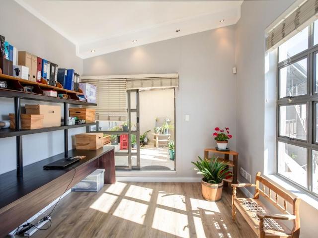 3 Bedroom penthouse for sale in Tyger Waterfront, Bellville
