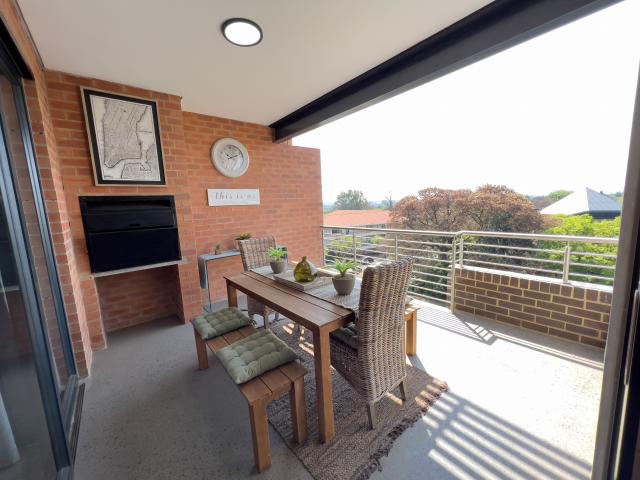 3 Bedroom Penthouse in Menlo Park