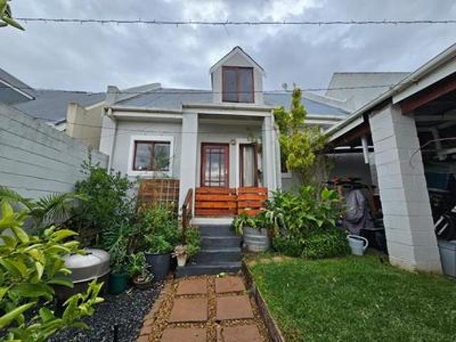 3 bedroom private! secure! low maint.